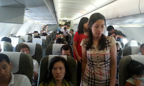 Hành khách trên chuyến bay VN 235.