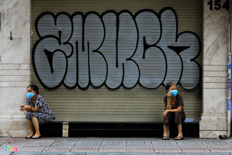 Nguoi dan o dia phuong gian cach xa hoi duoc giam tien dien the nao?