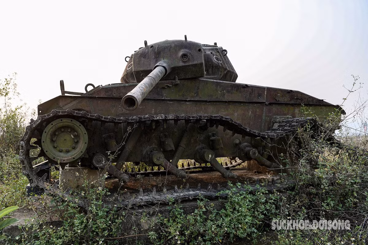 Tang M24 - “manh thu” cua Phap bi bo doi ta chat mong vuot-Hinh-2