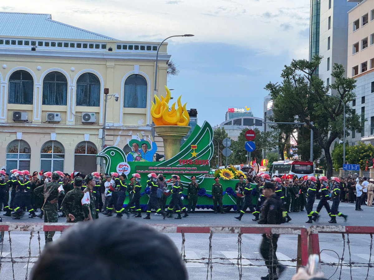 Các lực lượng hướng về khu vực hội quân