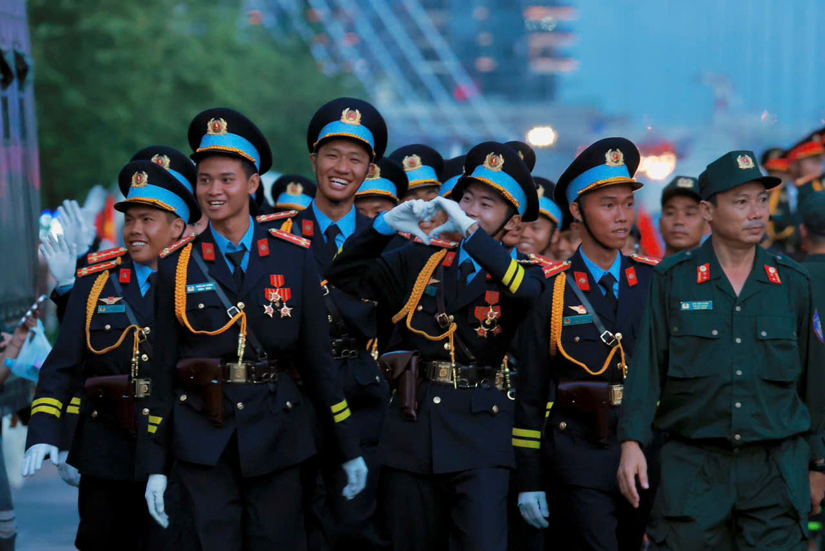 Rạng rỡ khối sĩ quan không quân CAND