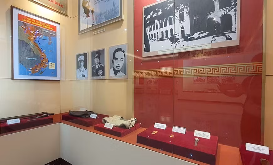 Nguoi dat nen mong cho tinh bao quoc phong Viet Nam, la ai?-Hinh-2