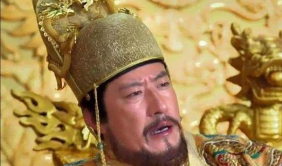 Hoang de Trung Quoc xua tra luong cho quan lai bang cach nao?