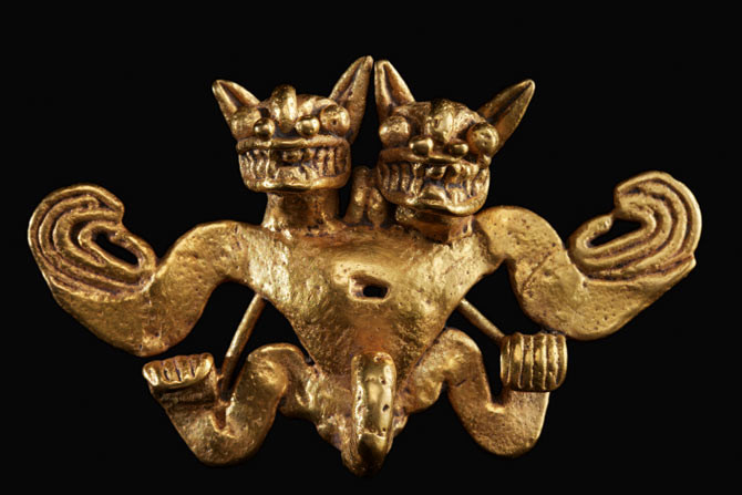 Ngoài ra, trong số những thứ tìm thấy ở Công viên Khảo cổ El Caño là những sinh vật nửa người nửa thú và sinh vật thần thoại trong thiết kế của đồ trang sức bằng vàng và các đồ tùy táng khác. Bà Mayo, cho biết: "Chúng tôi vẫn đang thực hiện phân tích biểu tượng. Theo một số chuyên gia, những thiết kế này có thể đại diện cho tổ tiên của các thị tộc hoặc nhóm họ hàng."