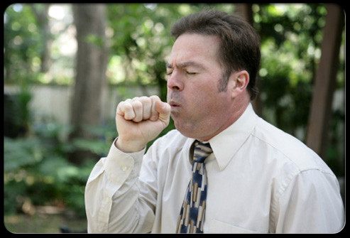 Ho là triệu chứng của sốt, nhưng nếu ho dai dẳng hơn 3-4 tuần và bạn là người hút thuốc, chụp X-quang là cần thiết xem bạn có bị ung thư phổi hay không.