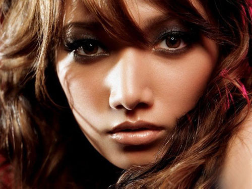 2. Bạn có làn da tối màu, vậy nên nguy cơ ung thư da thấp hơn.