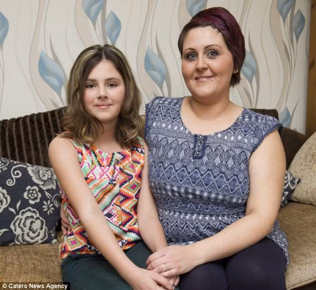 Một bác sĩ nhi khoa đã phát hiện ra bệnh của Jayde. Cô bé bị chứng nôn theo chu kì, bệnh tái phát khi quá lo lắng hoặc hồi hộp.