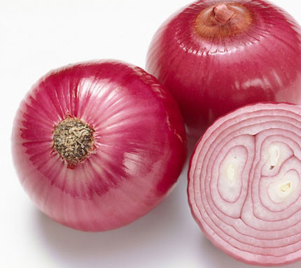 Hành tây tiếng Latin nghĩa là "ngọc trai lớn". Một giỏ hành được coi là lời đề nghị đáng kính trong tang lễ ở Ai Cập cổ đại, chỉ đứng sau giỏ bánh.