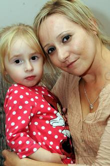 Sophie là một phép lạ với Powell vì cô từng bị ung thư buồng trứng giai đoạn 3 năm 2005. Cô nghĩ căn bệnh này di căn sang não, dù trước đó bác sĩ đã cắt bỏ khối u này thành công.