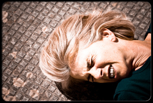  Co giật. Uống nhiều rượu có thể là nguyên nhân gây ra chứng động kinh và gây co giật ngay cả ở những người không có bệnh động kinh. Nó cũng có thể can thiệp vào hoạt động của các loại thuốc dùng để điều trị chứng rối loạn.