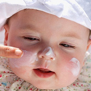 3. Kem chống nắng có yếu tố SPF bao nhiêu là thích hợp cho trẻ? A. 5 B. 10 C. 15 D. 30