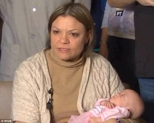 Các bác sĩ không chắc chắn liệu em có thể sống vài tuần, vài tháng hay thậm chí vài giờ. Cơ hội sống sót của bé Meghan chỉ 10%, thêm vào đó là cục máu đông ở bụng đe dọa tính mạng.