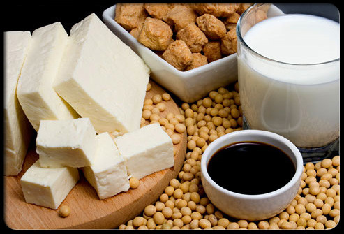 Nửa cốc đậu phụ chứa 861 mg canxi. Nghiên cứu mới cho thấy các hóa chất thực vật gọi là isoflavone có trong đậu nành, đậu phụ giúp tăng cường mật độ xương. Điều này hữu ích trong việc ngừa bệnh xương ở phụ nữ sau mãn kinh.