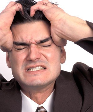 Mặc dù cơn đau có nhiều nguyên nhân, nhưng đau đầu dai dẳng có thể là dấu hiệu sớm của ung thư não, đau lưng do ung thư trực tràng hoặc buồng trứng. Bạn cần đến khám bác sĩ sớm.