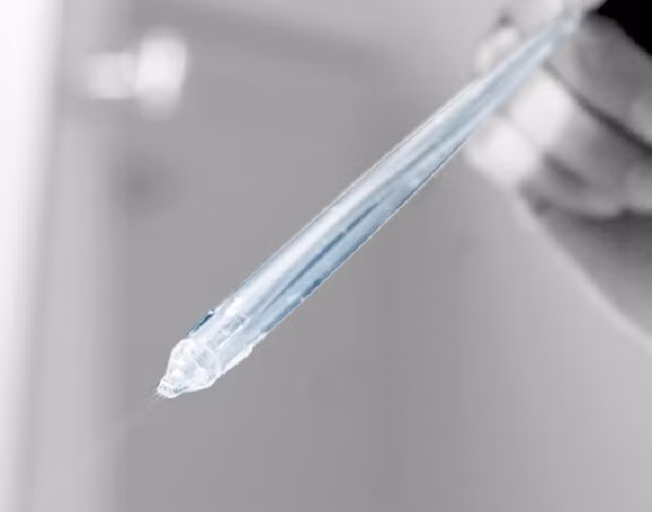 Phương pháp trẻ hóa làn da có tên là L. Raphael Oxy được cung cấp bởi Palace Spa ở Gstaad, Thụy Sĩ. Được biết, quá trình làm đẹp này kéo dài 50 phút, bạn có thể trải nghiệm những phương pháp trẻ hóa da mặt với oxy chống lão hóa, oxy tăng cường cơ mặt...dựa trên công nghệ tiên tiến và độc quyền, mỗi lần điều trị này có giá 1.590 USD.