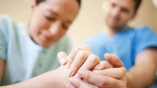 Đau đẻ: 70% phụ nữ sợ hãi điều này. Không có gì đáng ngạc nhiên khi 70% phụ nữ sợ hãi đau đẻ, tuy nhiên, bạn hoàn toàn có thể kiểm soát được cơn đau nếu bạn học cách thả lỏng cơ thể và điều khiển sự sợ hãi của mình.