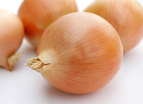 Hành. Hành là gia vị bí mật và khó quên giữa những người châu Á trong nhiều năm. Cà ri thực sự tạo thành từ nhiều loại gia vị như thì là, nghệ và không thể thiếu hành. Tạo ra một sự kết hợp giữa các gia vị với nhau đem lại hương vị tuyệt vời cũng như giúp bạn giảm cân nhanh hiệu quả.