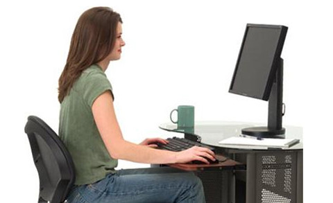 Luôn hóp bụng. Có thể việc này lúc đầu không phải là dễ nhưng nó lại có tác dụng rất tốt. Mỗi khi bạn để ý thấy bụng mình có vẻ phồng to ra thì hãy ngày lập tức hóp nó lại. Sau một thời gian bạn sẽ không thấy việc đó là khó chịu nữa vì nó đã trở thành một thói quen.