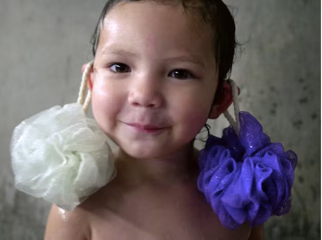 "Tôi bắt đầu cảm nhận về trọng lực. Tình yêu với trẻ con cũng có lực hút riêng của mình, và tôi không thể kiểm soát được nó".