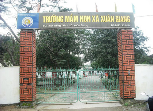 Ngày 1/3/2012, bé Võ Long Nhật (14 tháng tuổi) lớp Nhỡ, trường Mầm non Xuân Giang, Nghi Xuân, Hà Tĩnh bị bất tỉnh và không may tử vong. Cụ thể, vào khoảng 13h45 phút, hết giờ ngủ trưa, cô giáo đánh thức các bé dậy nhưng không thấy bé Nhật dậy cùng các bạn. Đến gần thì giáo viên này phát hiện bé Nhật đã bất tỉnh, có chất dịch nôn ở miệng và gối. Ngay lập tức, bé Võ Long Nhật được đưa đến Bệnh viện Đa khoa huyện Nghi Xuân cấp cứu nhưng các bác sỹ xác định cháu đã tử vong trước khi đưa đến viện.