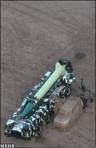 Shahab-1 sử dụng động cơ nhiên liệu lỏng, có tầm bắn đạt đến 330km và có thể mang theo đầu đạn lên đến 1.000kg.