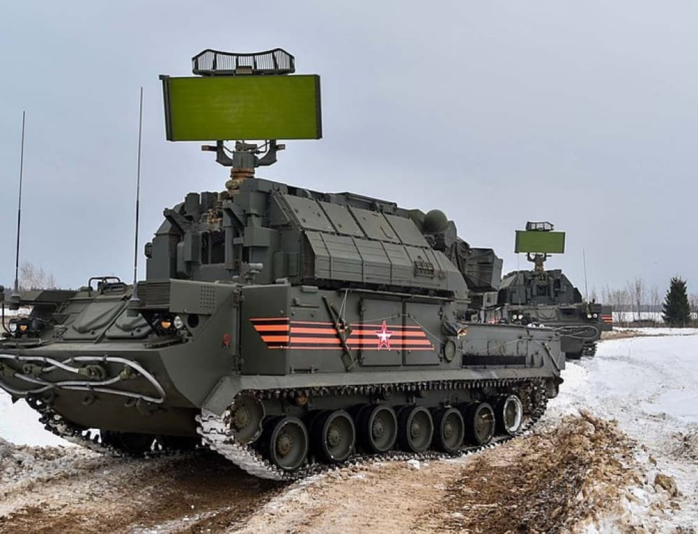 Các đội tên lửa phòng không tầm ngắn Tor-M2 đã loại bỏ các mục tiêu trên không của đối phương trong cuộc tập trận ở miền Nam Astrakhan, Bộ Quốc phòng Nga đưa tin hôm cuối tuần vừa rồi.