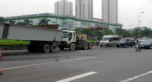 Xe máy hoảng sợ phải tránh.