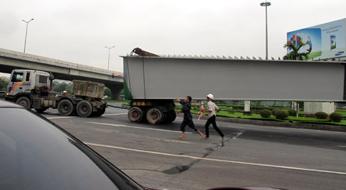 Tránh ra, "hàng cồng kềnh đây"!