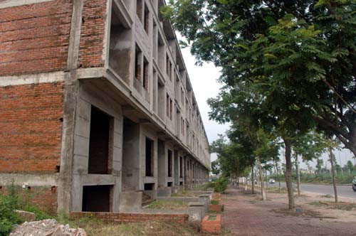 Nhà mặt phố, vỉa hè rộng rất bắt mắt