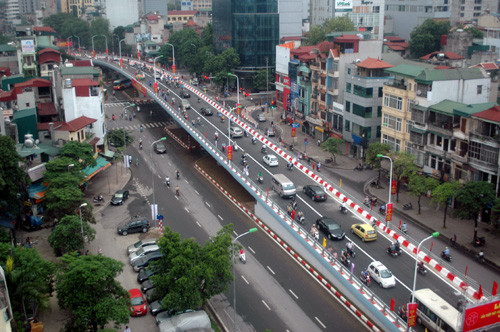 Cây cầu được đầu tư xây dựng bằng nguồn ngân sách TP. Hà Nội với tổng số vốn đầu tư là 181,395 tỷ đồng.