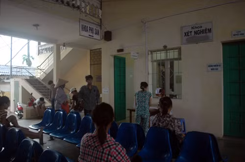 Lác đác bệnh nhân đến đăng ký xét nghiệm