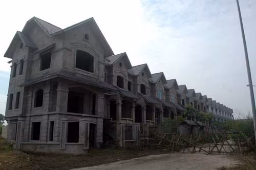 Những ngôi biện thự tiền tỉ bên đại Lộ Thăng Long