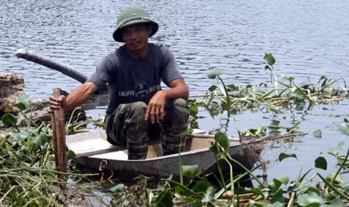 Ông Dần, người phát hiện thi thể bé gái.