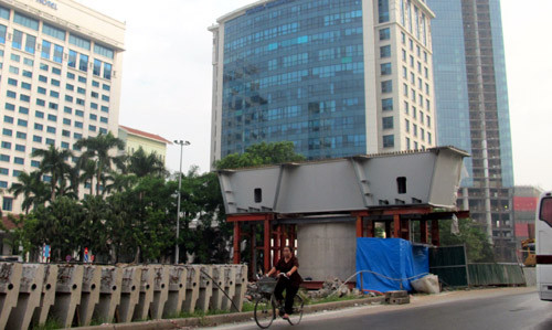 Khu vực "tuột" thanh dầm cầu vượt Nguyễn Chí Thanh - Kim Mã.