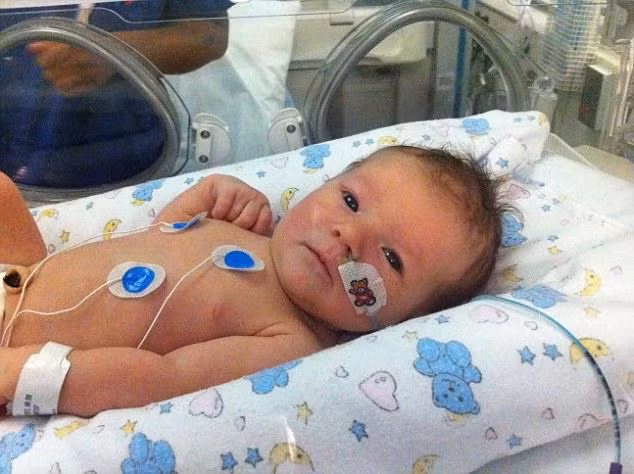 Gracie sống sót là nhờ vào các thiết bị y tế trợ giúp.