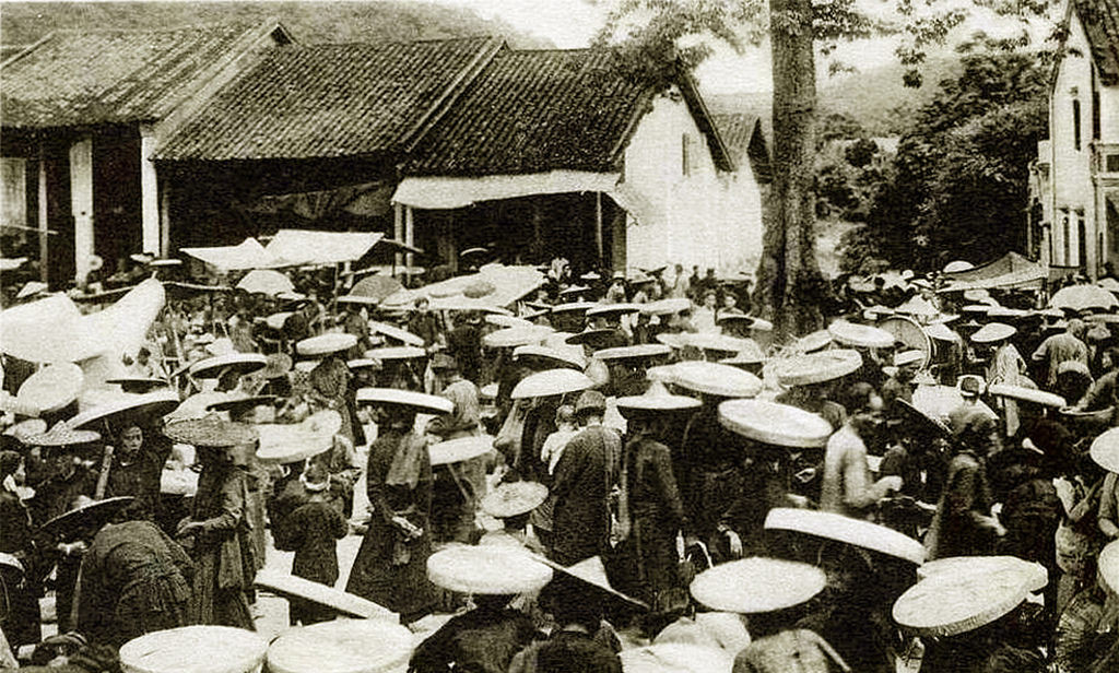 Chợ Na Sầm ở huyện Văn Lãng, tỉnh Lạng Sơn. Ảnh tư liệu.