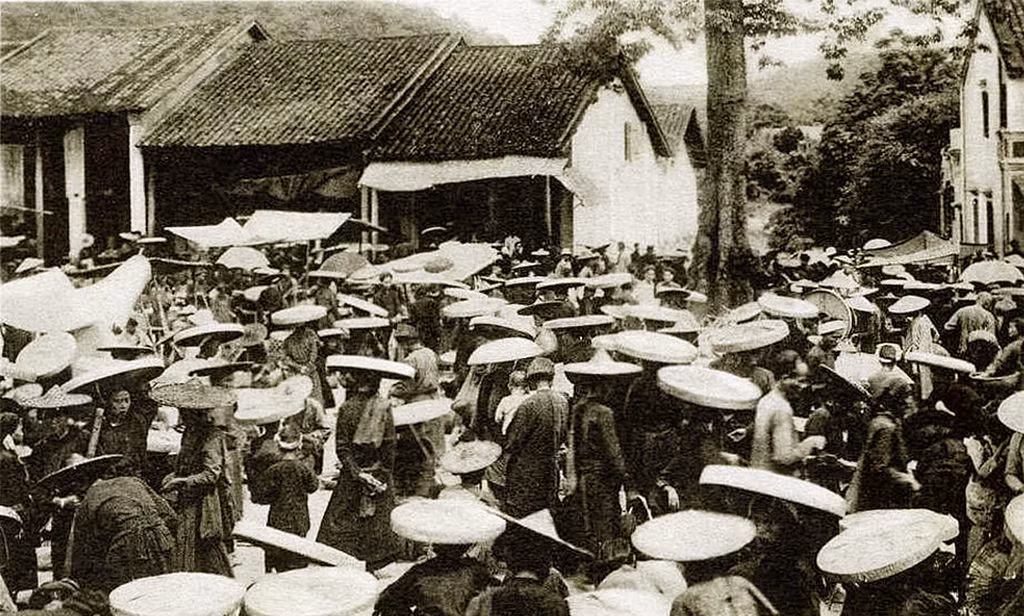 Chợ Na Sầm ở huyện Văn Lãng, tỉnh Lạng Sơn. Ảnh tư liệu.