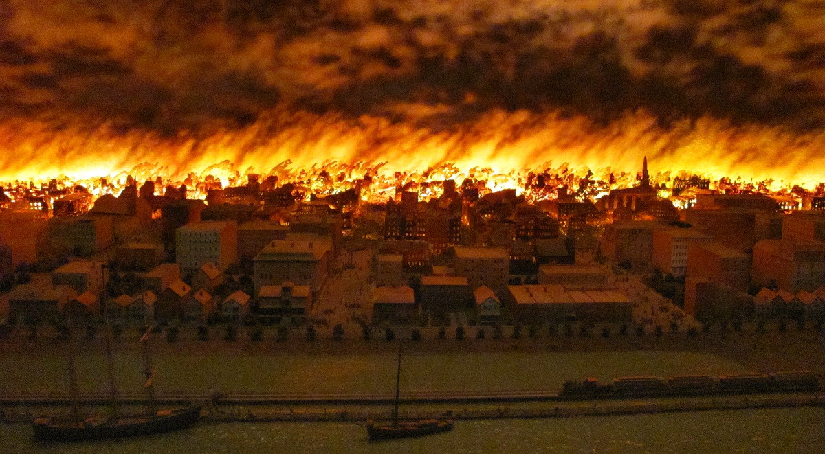 Những mảnh vỡ như vậy được thổi qua nhánh chính của sông Chicago tới một toa xe chở dầu hỏa, khiến tình hình càng trở nên nghiêm trọng. Cứ như vậy, đám cháy lại lan truyền qua sông lần thứ hai, hoành hành khắp phía Bắc của thành phố. Ảnh: KnowledgeNuts.