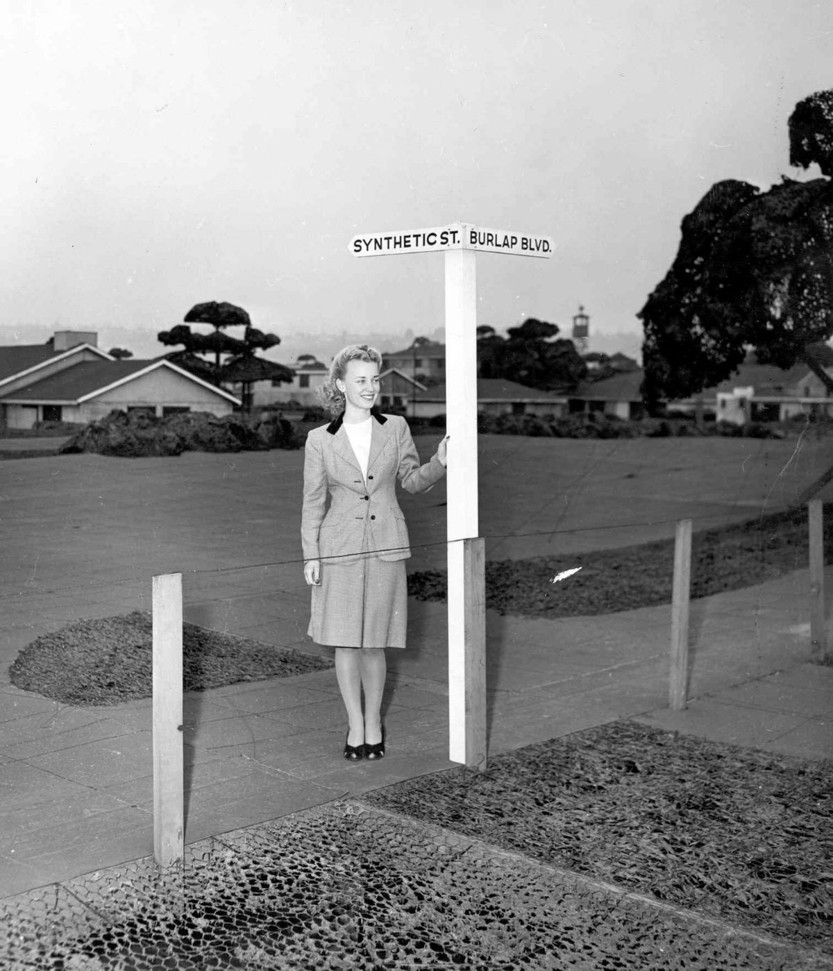 "Thị trấn" này thậm chí còn có cả biển chỉ dẫn tên đường. Ảnh: The Seattle Times.