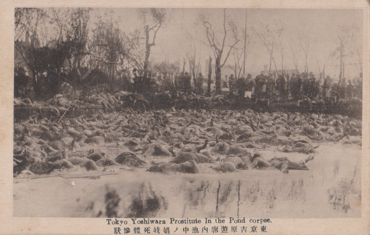 Theo thống kê sau thảm họa, số người chết và mất tích lên tới 142.800 người, số người bị thương là 103.733 người. Phần lớn thương vong đến từ hỏa hoạn, thương vong do nhà sập chỉ chiếm phần nhỏ. Ảnh: Pinterest.