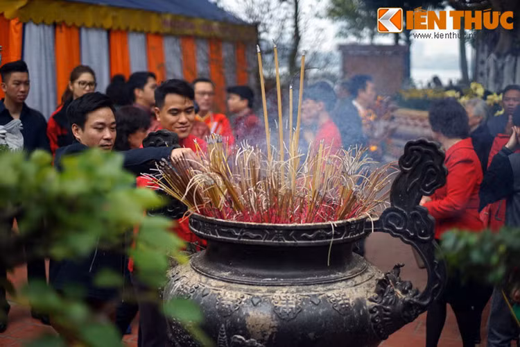 Sang Mung 1 Tet o ngoi chua “dep nhat the gioi” cua Ha Noi-Hinh-4
