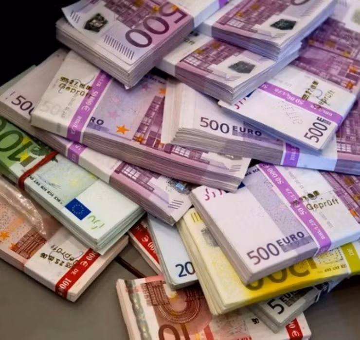 Không chỉ dừng lại ở đó, các nhà đầu tư còn phải đóng góp tối thiểu từ 200 nghìn euro (khoảng 4,9 tỷ đồng) cho Quỹ Nghiên cứu và Phát triển và Tổ chức Phát Triển Đất Đai của đảo này.