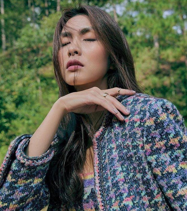 Đỉnh như Hà Tăng, chụp ảnh trong bóng tối vẫn thấy được làn da phát sáng, căng mịn - Hình 4 Dinh nhu Ha Tang, chup anh trong bong toi van thay duoc lan da phat sang, cang min-Hinh-4