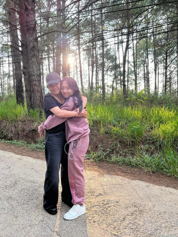 Phương Thanh khoe con gái 17 tuổi, nhóc tỳ đã ra dáng thiếu nữ cao lớn phổng phao - Hình 2 Phuong Thanh khoe con gai 17 tuoi, nhoc ty da ra dang thieu nu cao lon phong phao-Hinh-2