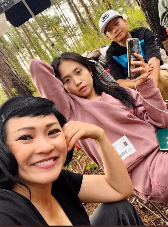 Phuong Thanh khoe con gai 17 tuoi, nhoc ty da ra dang thieu nu cao lon phong phao