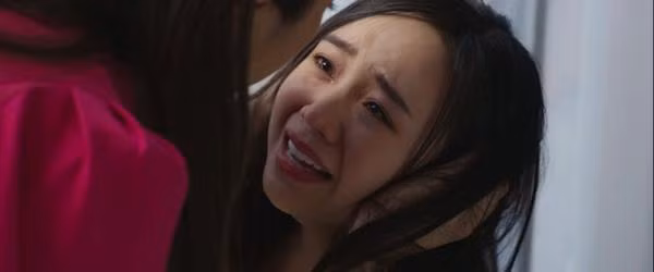 Man danh ghen 'doc nhat vo nhi' tren phim Viet khien khan gia... tiec-Hinh-8