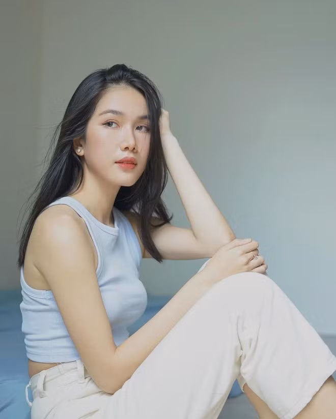 Á hậu Phương Anh nhận cơn mưa lời khen với cách chữa cháy váy rộng - Hình 7 A hau Phuong Anh nhan con mua loi khen voi cach chua chay vay rong-Hinh-7