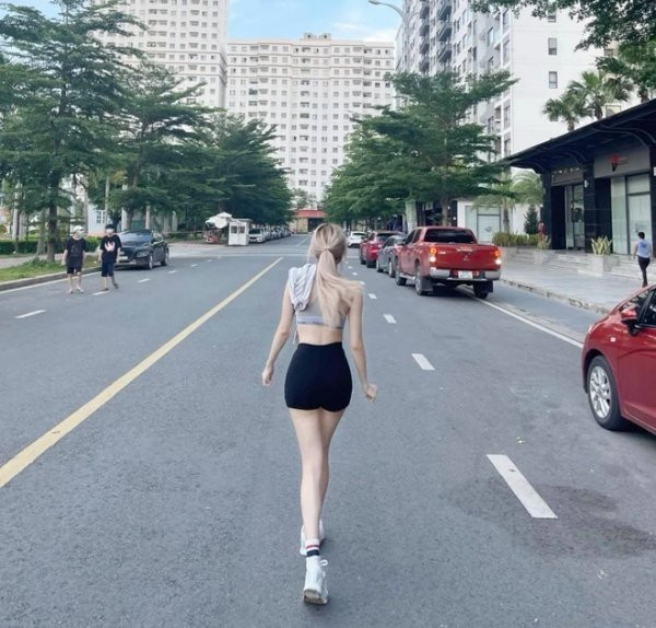 Thieu Bao Tram va nhung lan gay sot voi doi chan dai cuc pham-Hinh-9