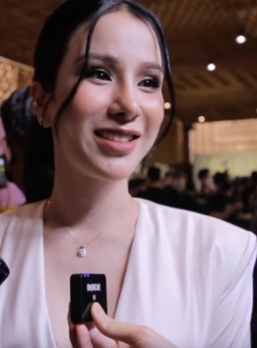 Diep Lam Anh duoc trai tre thap tung, cham soc vo cung tinh te-Hinh-2