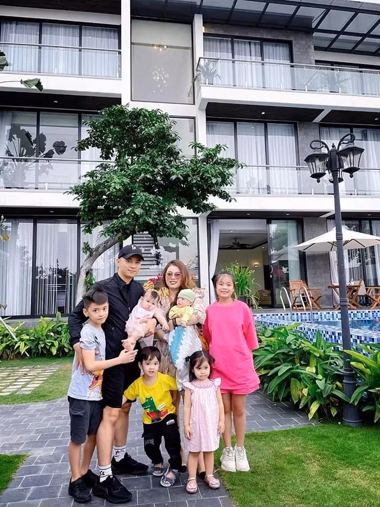 Thai do chong cu khi Hang 'Tui' len talkshow dao boi qua khu-Hinh-4